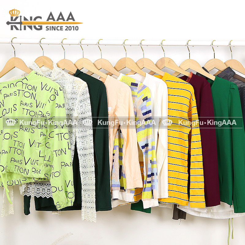 Worn Long T-Shirts for Women wholesale product display 2