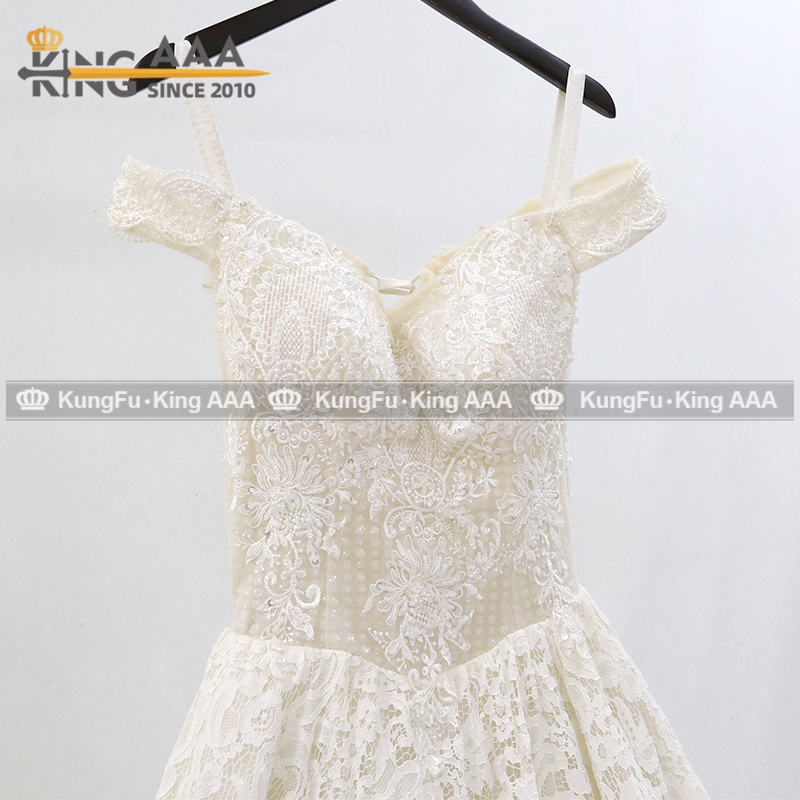 KingAAA White Vintage wedding dresses wholesale product display 4